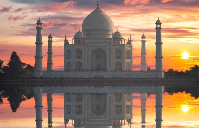 Taj Mahal Tour from Delhi By Premium Car2